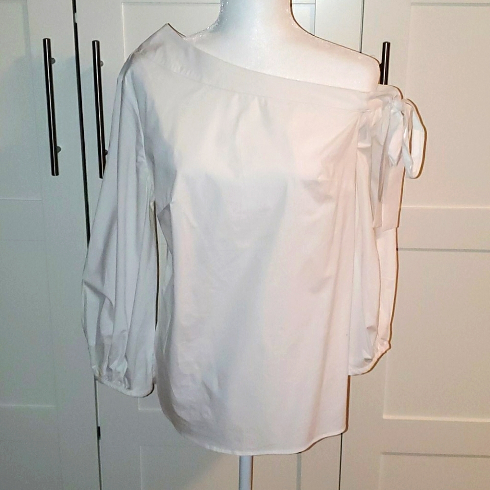 BANANA REPUBLIC white off the shoulder top